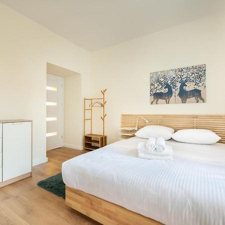 Ochota Sunny Apartment Varsó Kültér fotó