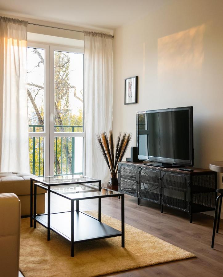 Ochota Sunny Apartment Varsó Kültér fotó